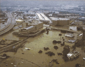 Photo: major flooding from Tropical Storm Allison in Houston, TX, June 2001